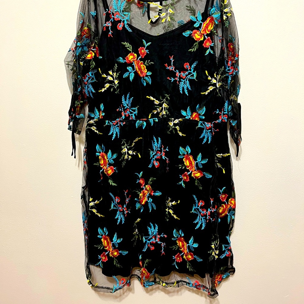 🎉HP🎉 Simply Be Sheer Floral Embroidered Dress w/ Black Slip and Ruched Sleeves